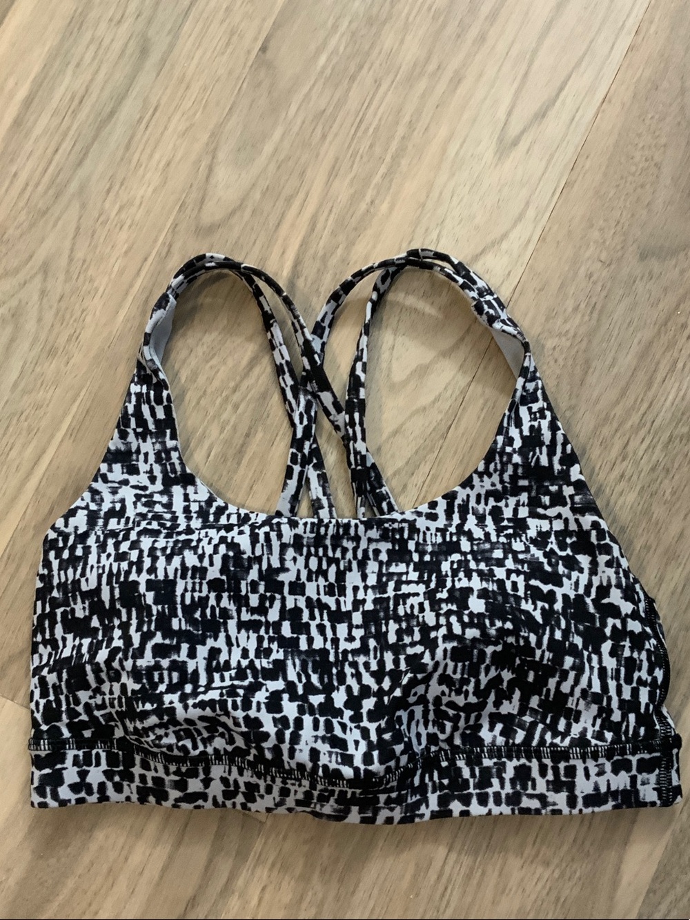lululemon athletica Black & White Energy Sports Bra